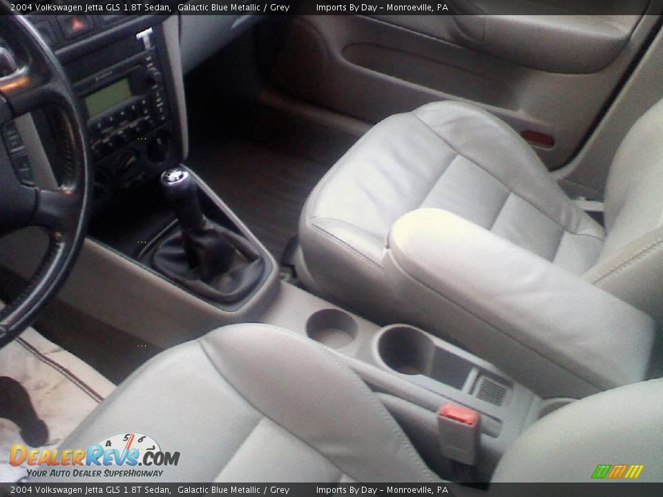2004 Volkswagen Jetta GLS 1.8T Sedan Galactic Blue Metallic / Grey Photo #16