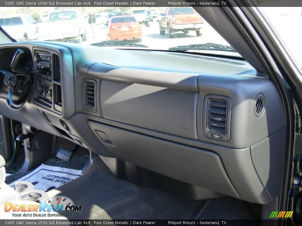 2005 GMC Sierra 1500 SLE Extended Cab 4x4 Polo Green Metallic / Dark Pewter Photo #29