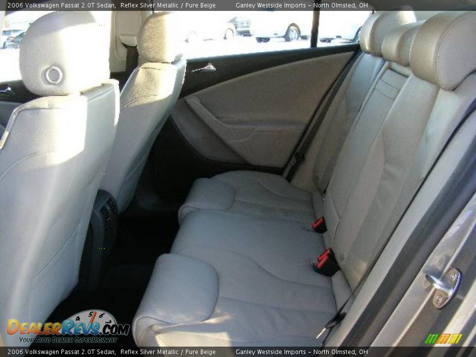 2006 Volkswagen Passat 2.0T Sedan Reflex Silver Metallic / Pure Beige Photo #11