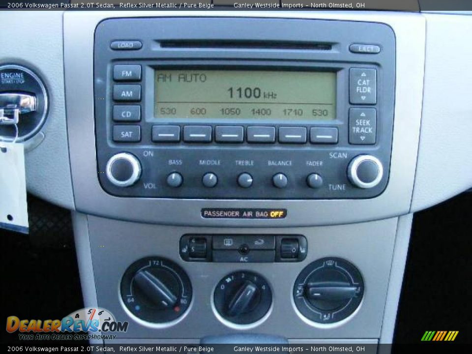 2006 Volkswagen Passat 2.0T Sedan Reflex Silver Metallic / Pure Beige Photo #18