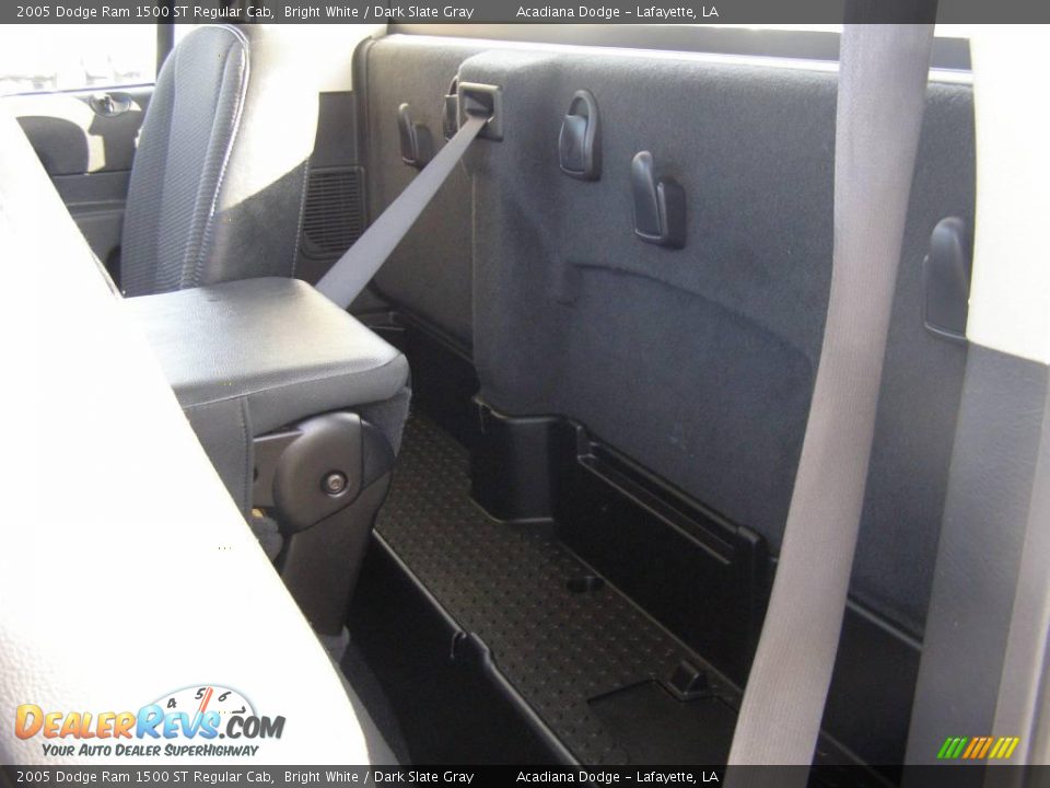 2005 Dodge Ram 1500 ST Regular Cab Bright White / Dark Slate Gray Photo #10