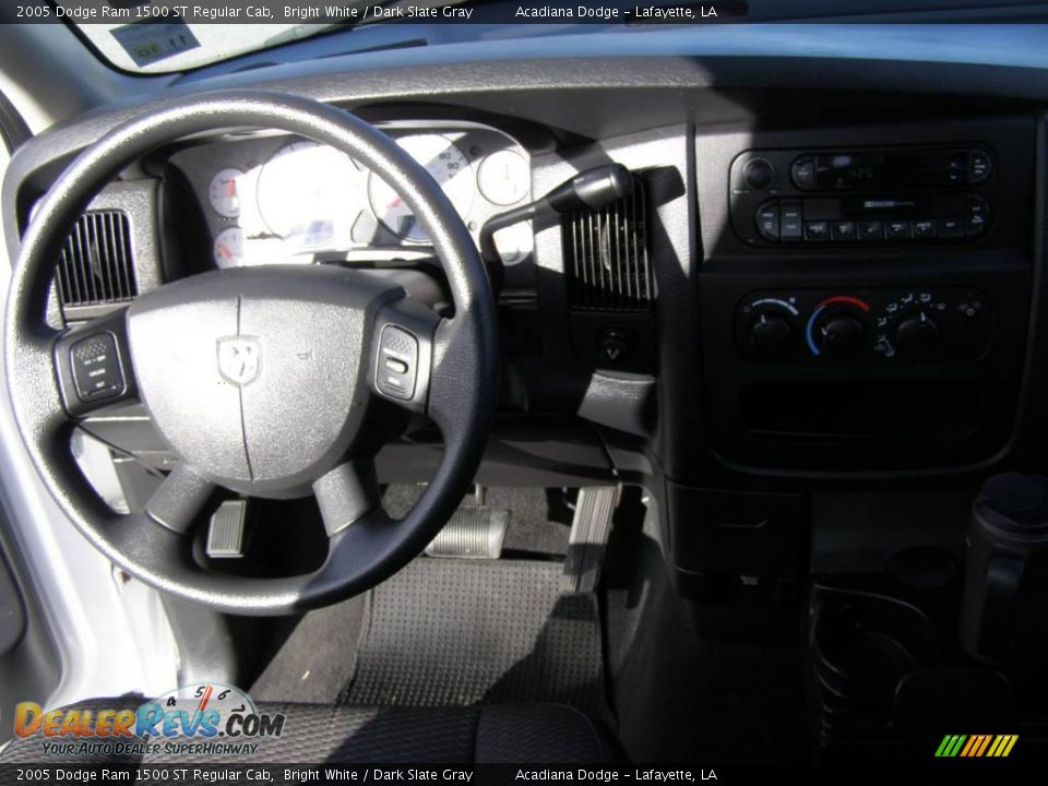 2005 Dodge Ram 1500 ST Regular Cab Bright White / Dark Slate Gray Photo #11