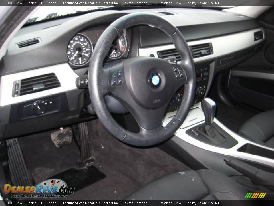 2006 BMW 3 Series 330i Sedan Titanium Silver Metallic / Terra/Black Dakota Leather Photo #12