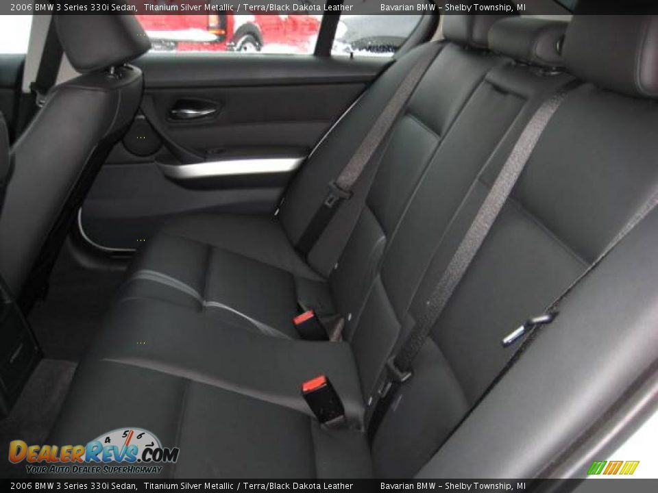 2006 BMW 3 Series 330i Sedan Titanium Silver Metallic / Terra/Black Dakota Leather Photo #15