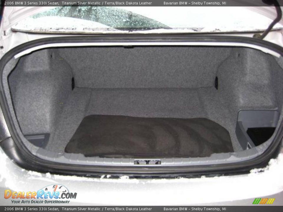 2006 BMW 3 Series 330i Sedan Titanium Silver Metallic / Terra/Black Dakota Leather Photo #16