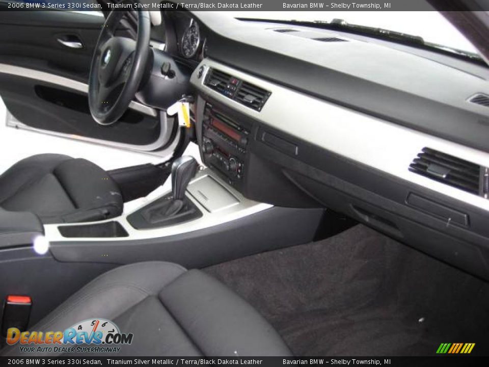 2006 BMW 3 Series 330i Sedan Titanium Silver Metallic / Terra/Black Dakota Leather Photo #17