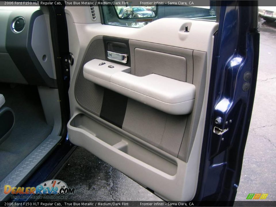 2006 Ford F150 XLT Regular Cab True Blue Metallic / Medium/Dark Flint Photo #15