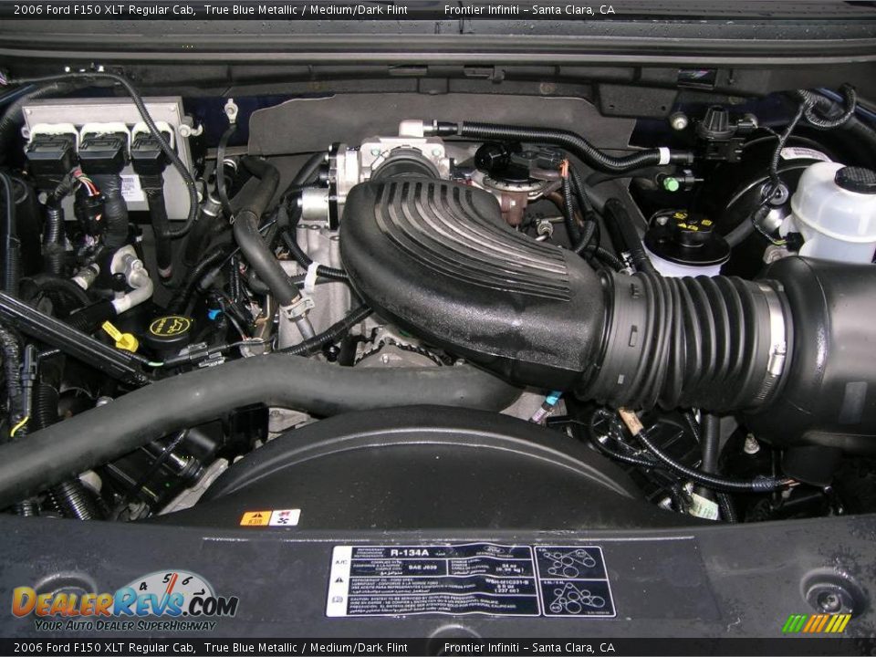 2006 Ford F150 XLT Regular Cab True Blue Metallic / Medium/Dark Flint Photo #19