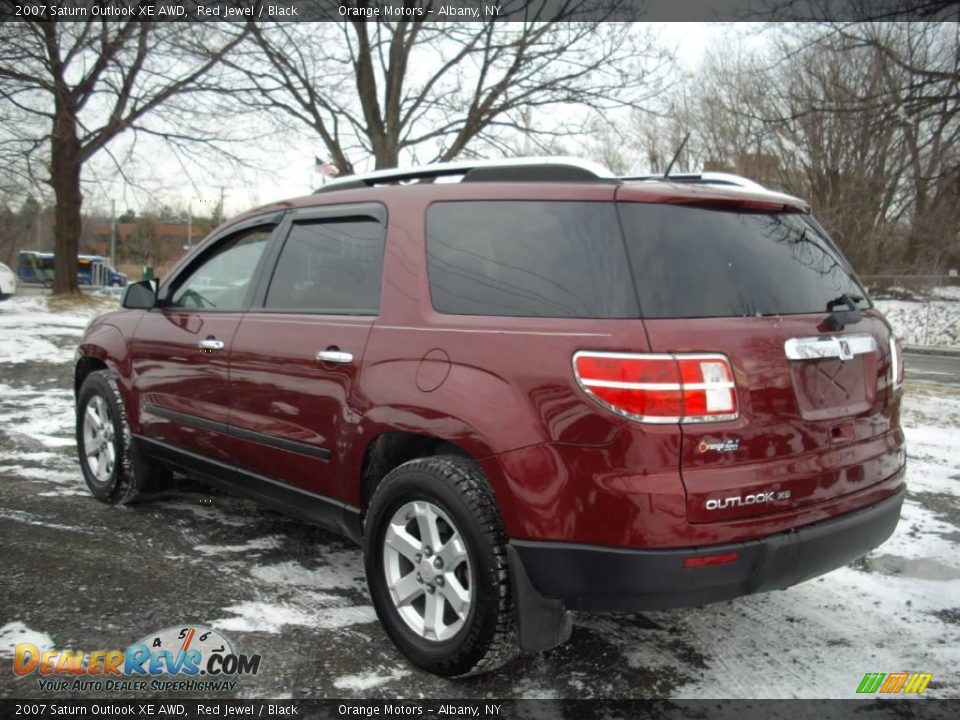 2007 Saturn Outlook XE AWD Red Jewel / Black Photo #4