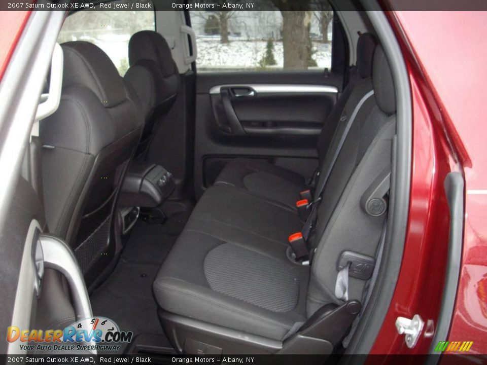 2007 Saturn Outlook XE AWD Red Jewel / Black Photo #14