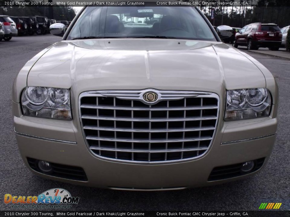 2010 Chrysler 300 Touring White Gold Pearlcoat / Dark Khaki/Light Graystone Photo #3