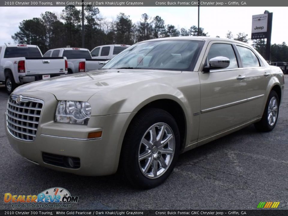 2010 Chrysler 300 Touring White Gold Pearlcoat / Dark Khaki/Light Graystone Photo #4
