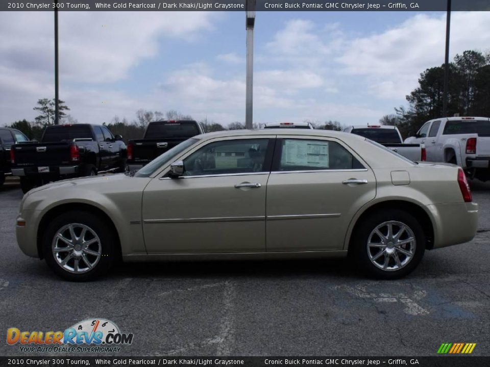 2010 Chrysler 300 Touring White Gold Pearlcoat / Dark Khaki/Light Graystone Photo #5