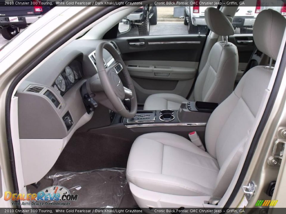 2010 Chrysler 300 Touring White Gold Pearlcoat / Dark Khaki/Light Graystone Photo #12