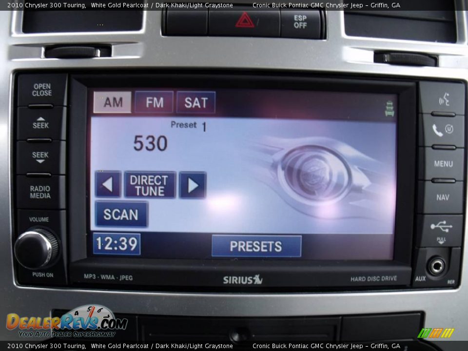 2010 Chrysler 300 Touring White Gold Pearlcoat / Dark Khaki/Light Graystone Photo #20