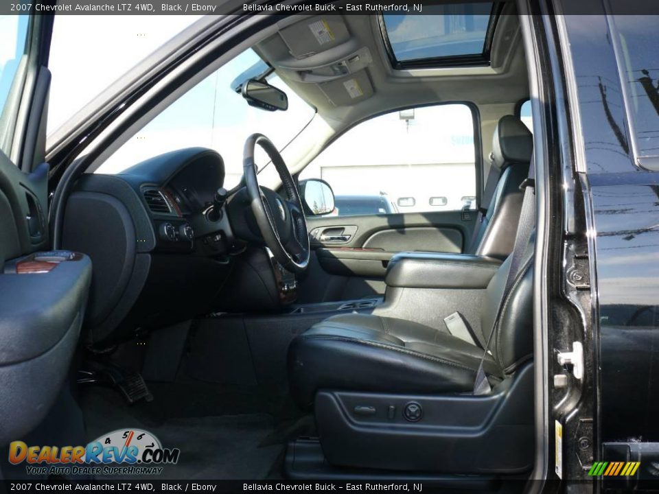 2007 Chevrolet Avalanche LTZ 4WD Black / Ebony Photo #7