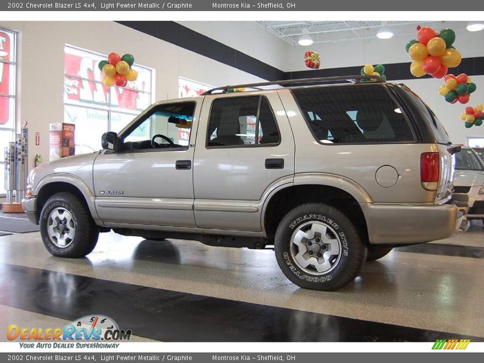 2002 Chevrolet Blazer LS 4x4 Light Pewter Metallic / Graphite Photo #4