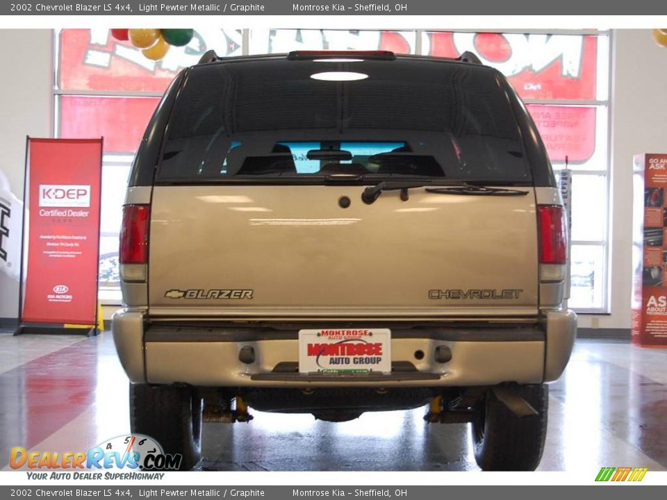 2002 Chevrolet Blazer LS 4x4 Light Pewter Metallic / Graphite Photo #6