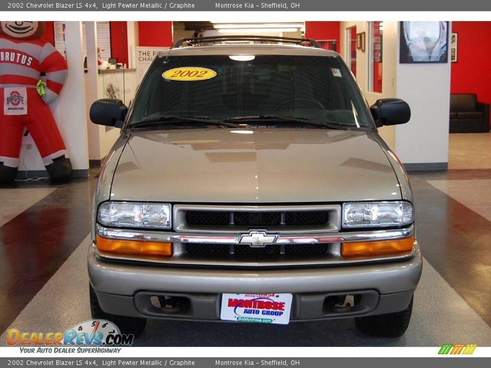 2002 Chevrolet Blazer LS 4x4 Light Pewter Metallic / Graphite Photo #10