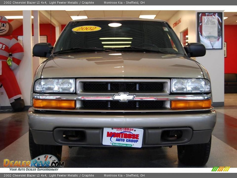 2002 Chevrolet Blazer LS 4x4 Light Pewter Metallic / Graphite Photo #11