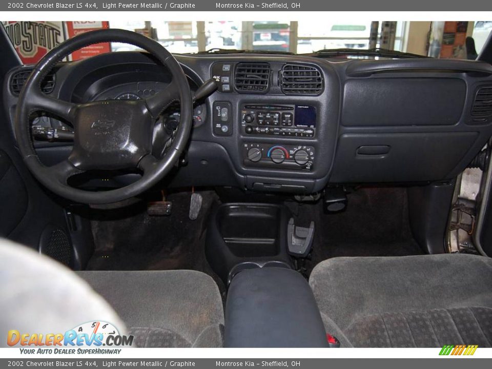 2002 Chevrolet Blazer LS 4x4 Light Pewter Metallic / Graphite Photo #12