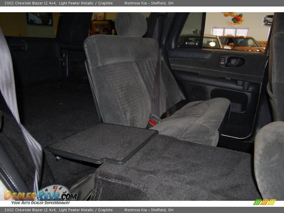 2002 Chevrolet Blazer LS 4x4 Light Pewter Metallic / Graphite Photo #19