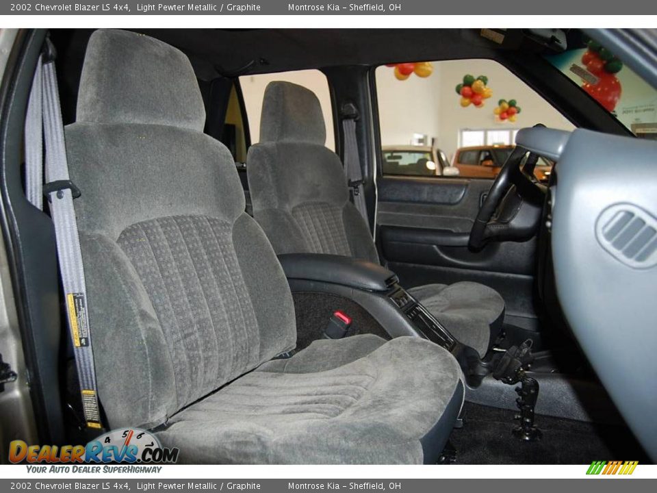 2002 Chevrolet Blazer LS 4x4 Light Pewter Metallic / Graphite Photo #21