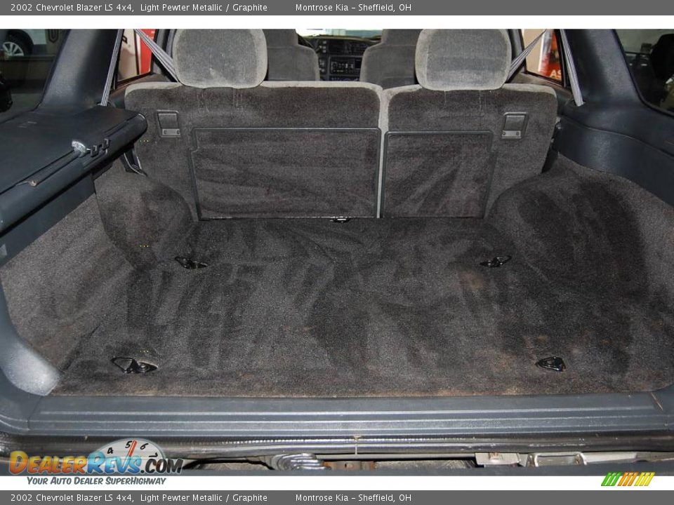 2002 Chevrolet Blazer LS 4x4 Light Pewter Metallic / Graphite Photo #23