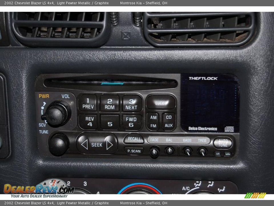 2002 Chevrolet Blazer LS 4x4 Light Pewter Metallic / Graphite Photo #34