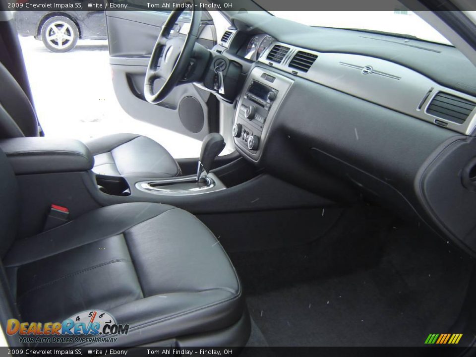2009 Chevrolet Impala SS White / Ebony Photo #12