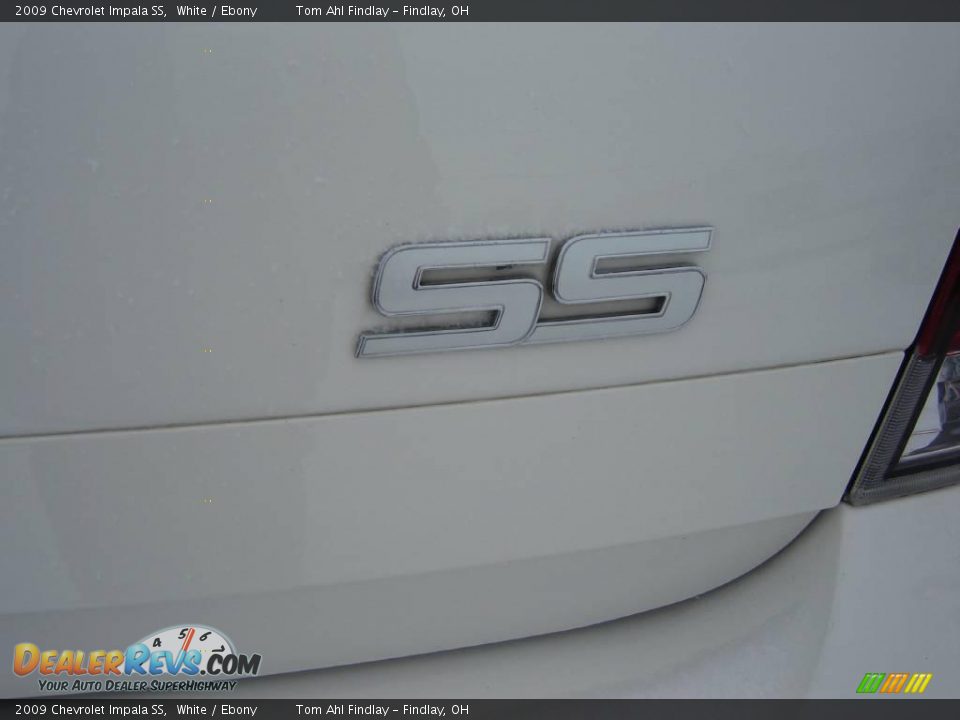 2009 Chevrolet Impala SS White / Ebony Photo #13