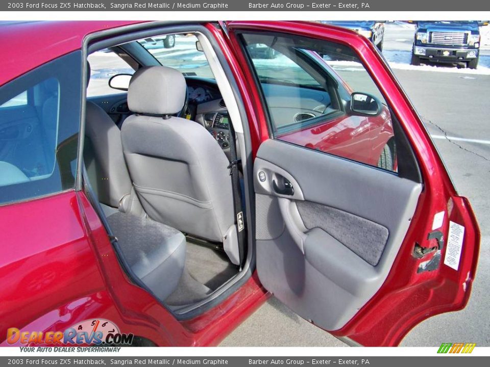 2003 Ford Focus ZX5 Hatchback Sangria Red Metallic / Medium Graphite Photo #16