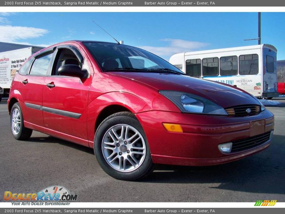 2003 Ford Focus ZX5 Hatchback Sangria Red Metallic / Medium Graphite Photo #25