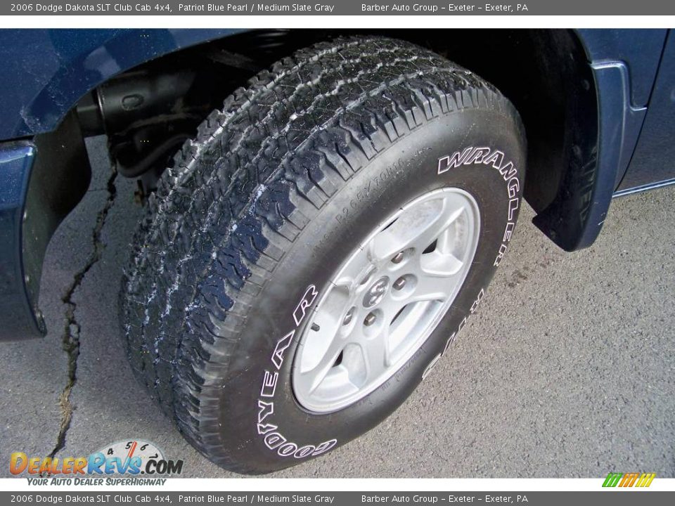2006 Dodge Dakota SLT Club Cab 4x4 Patriot Blue Pearl / Medium Slate Gray Photo #10