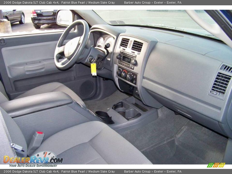 2006 Dodge Dakota SLT Club Cab 4x4 Patriot Blue Pearl / Medium Slate Gray Photo #17
