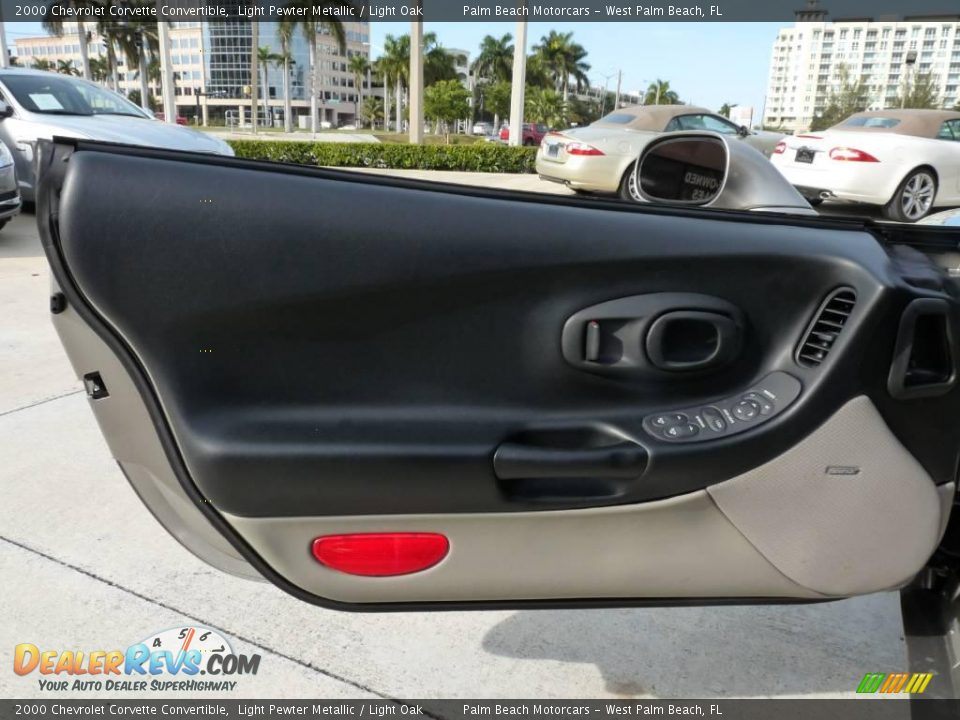 2000 Chevrolet Corvette Convertible Light Pewter Metallic / Light Oak Photo #17