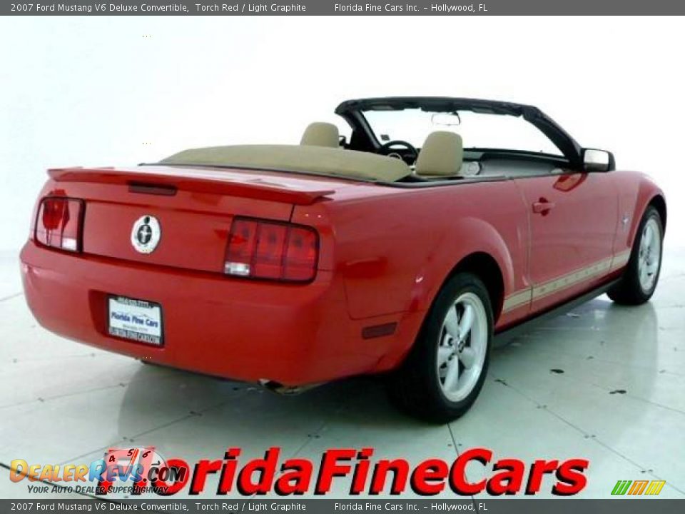 2007 Ford Mustang V6 Deluxe Convertible Torch Red / Light Graphite Photo #2