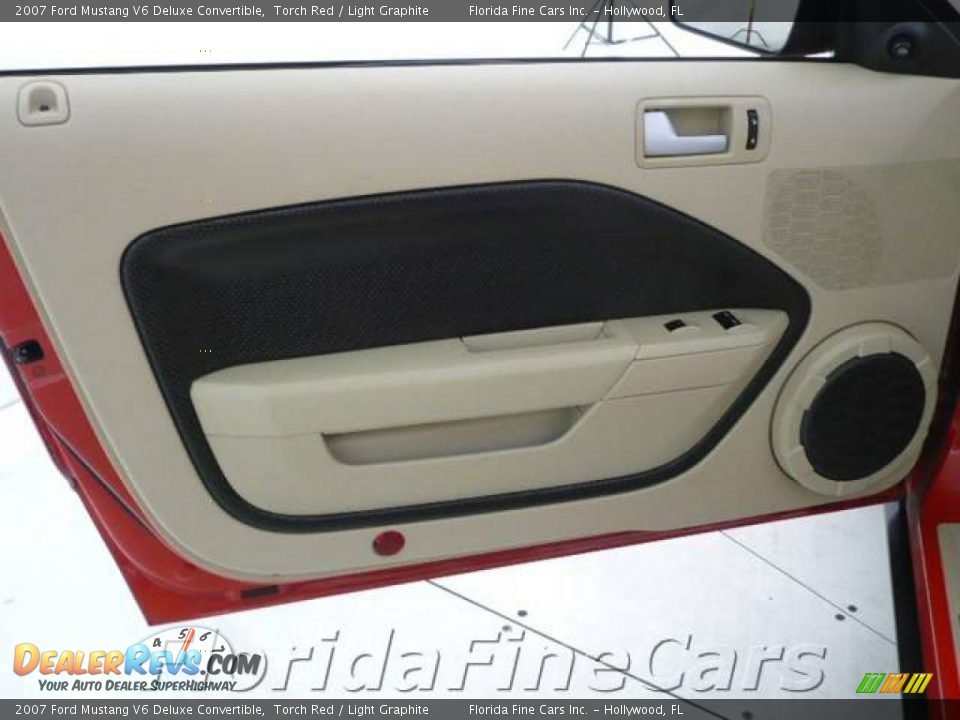 2007 Ford Mustang V6 Deluxe Convertible Torch Red / Light Graphite Photo #12