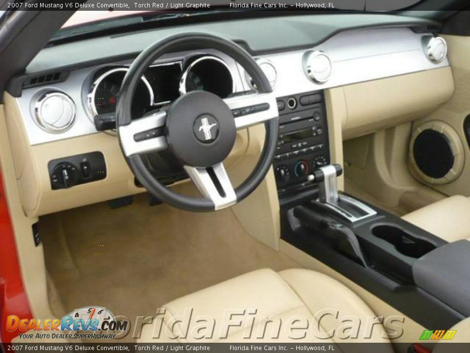 2007 Ford Mustang V6 Deluxe Convertible Torch Red / Light Graphite Photo #13
