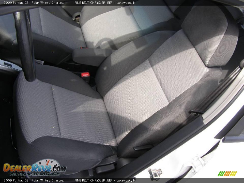 2009 Pontiac G3 Polar White / Charcoal Photo #10