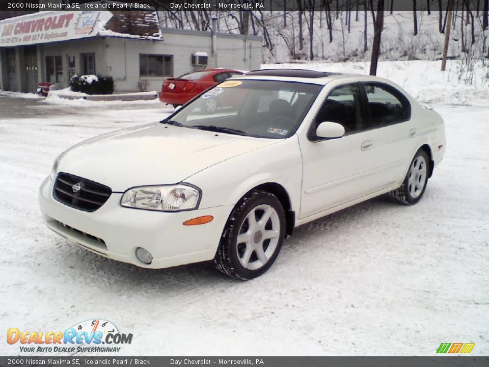 2000 Nissan Maxima SE Icelandic Pearl / Black Photo #2