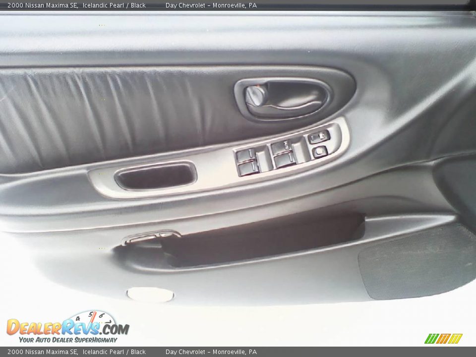 2000 Nissan Maxima SE Icelandic Pearl / Black Photo #9