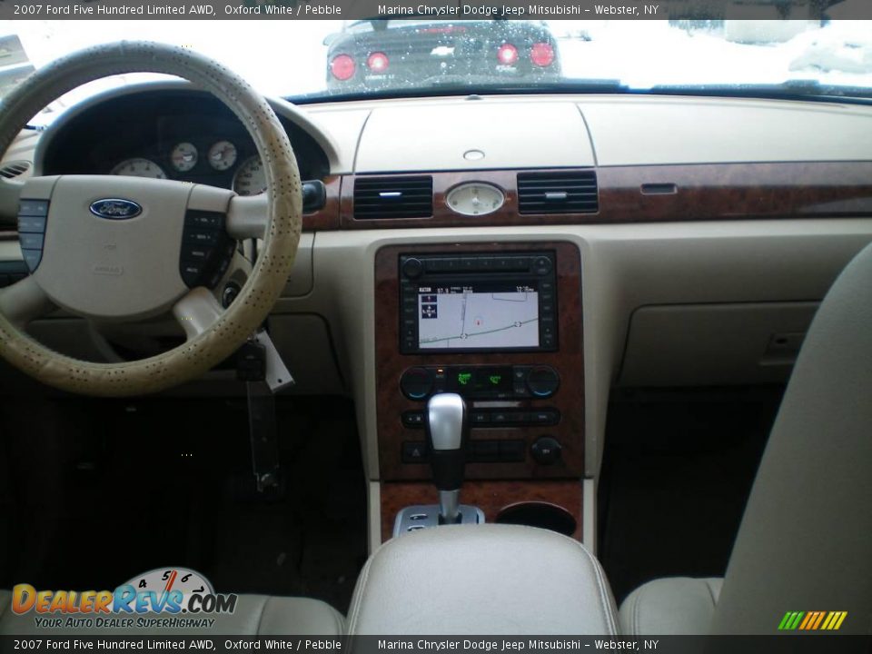 2007 Ford Five Hundred Limited AWD Oxford White / Pebble Photo #24