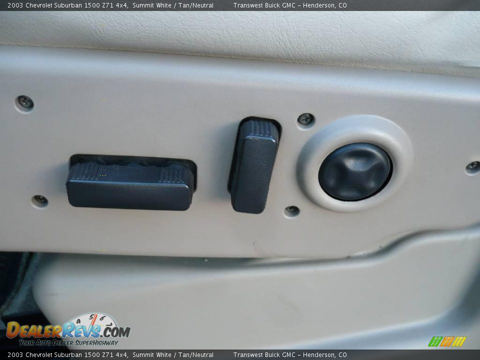 2003 Chevrolet Suburban 1500 Z71 4x4 Summit White / Tan/Neutral Photo #23