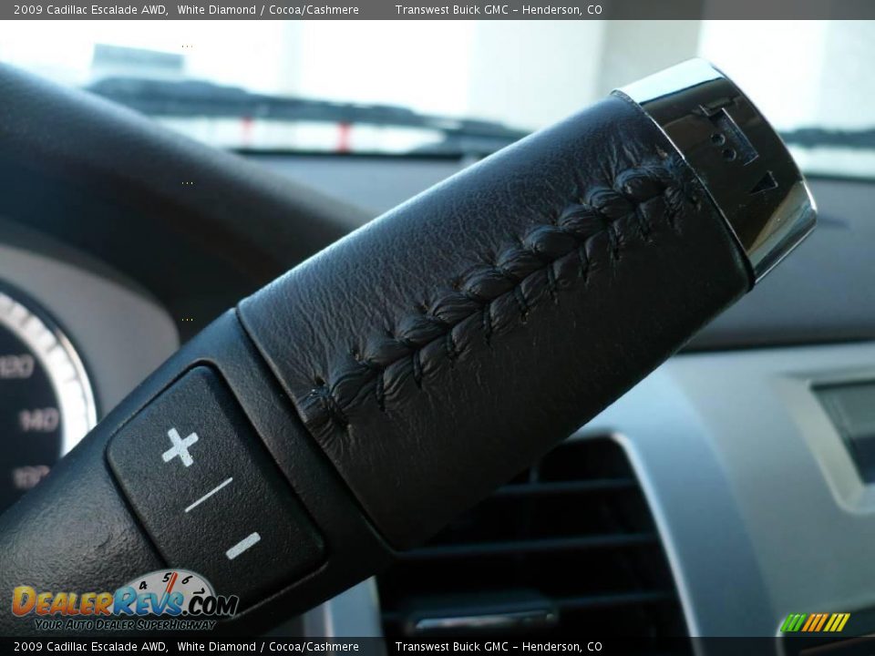 2009 Cadillac Escalade AWD White Diamond / Cocoa/Cashmere Photo #20