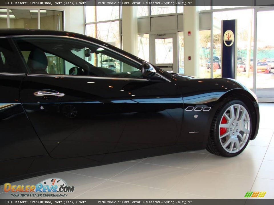 2010 Maserati GranTurismo Nero (Black) / Nero Photo #9