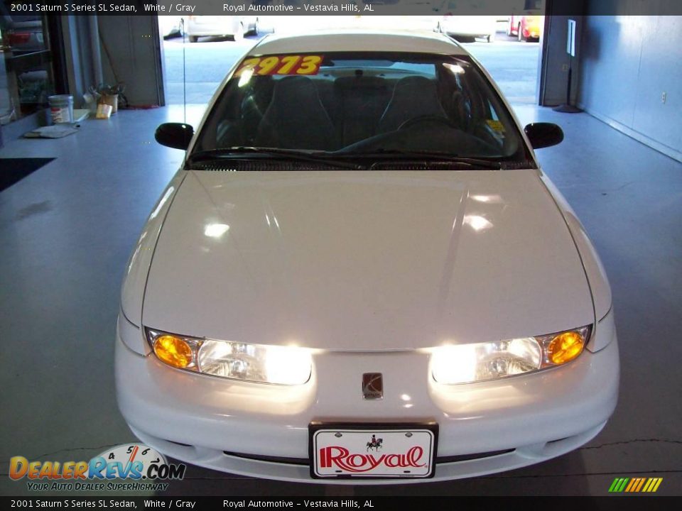 2001 Saturn S Series SL Sedan White / Gray Photo #2