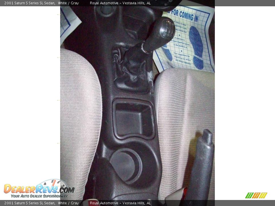 2001 Saturn S Series SL Sedan White / Gray Photo #17