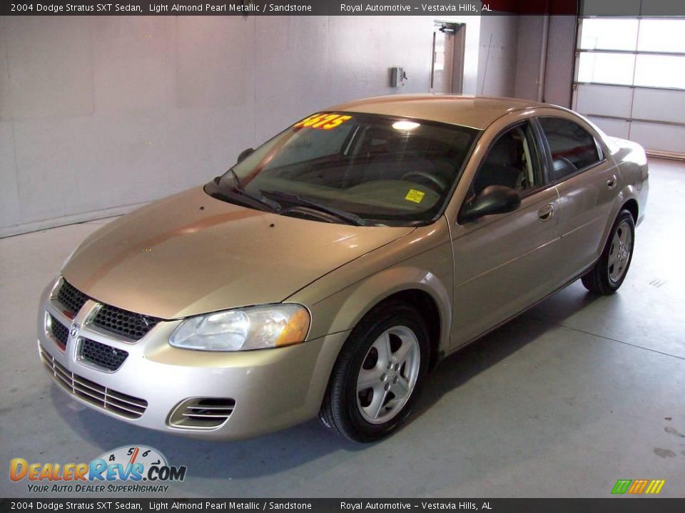 2004 Dodge Stratus SXT Sedan Light Almond Pearl Metallic / Sandstone Photo #1