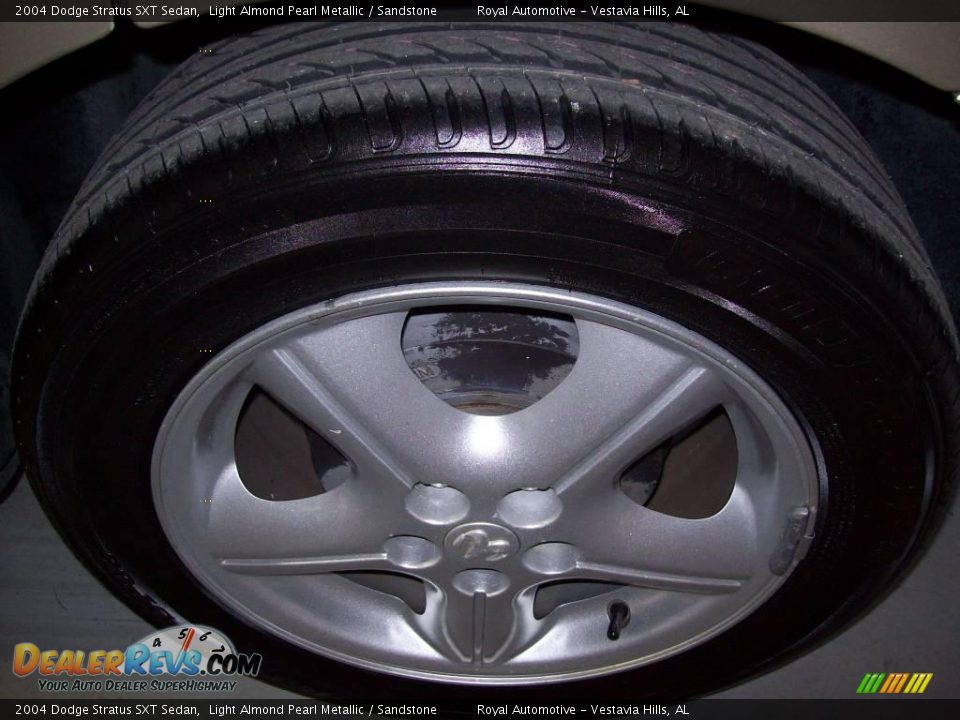 2004 Dodge Stratus SXT Sedan Light Almond Pearl Metallic / Sandstone Photo #10